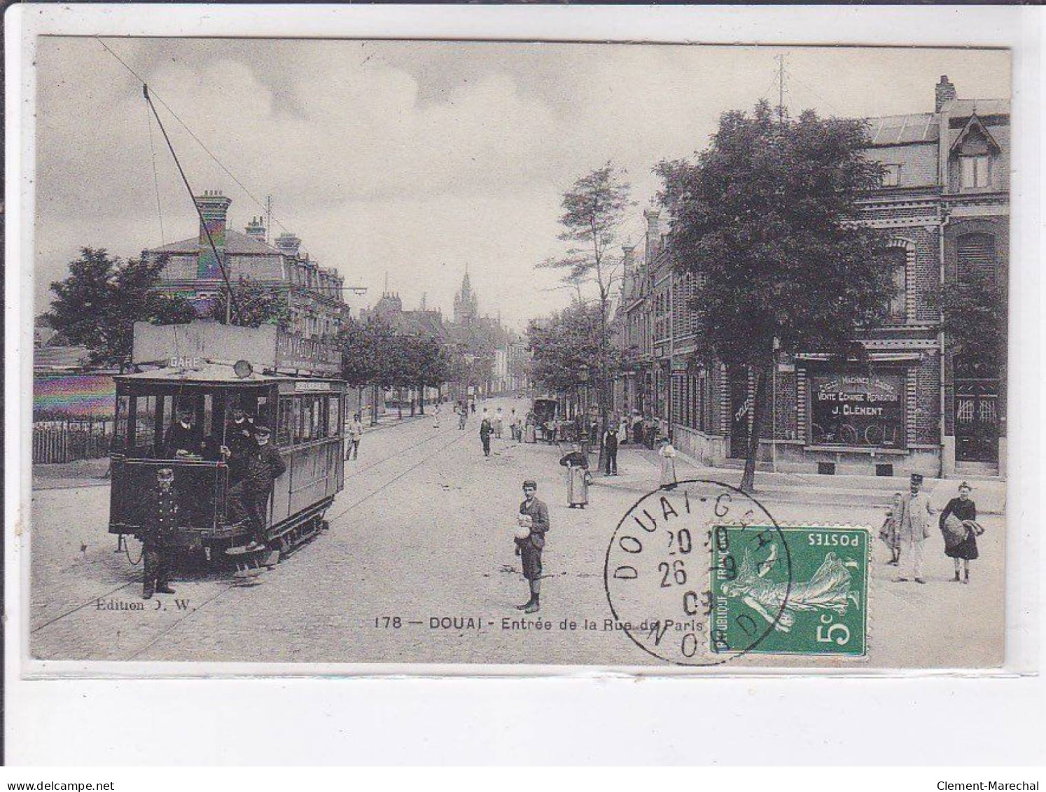 DOUAI: Entrée De La Rue De Paris, Tramway - Très Bon état - Douai