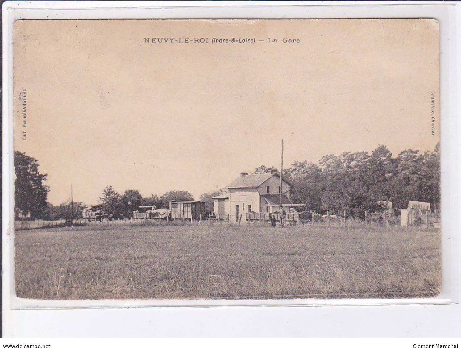 NEUVY-le-ROI: La Gare - état - Neuvy-le-Roi