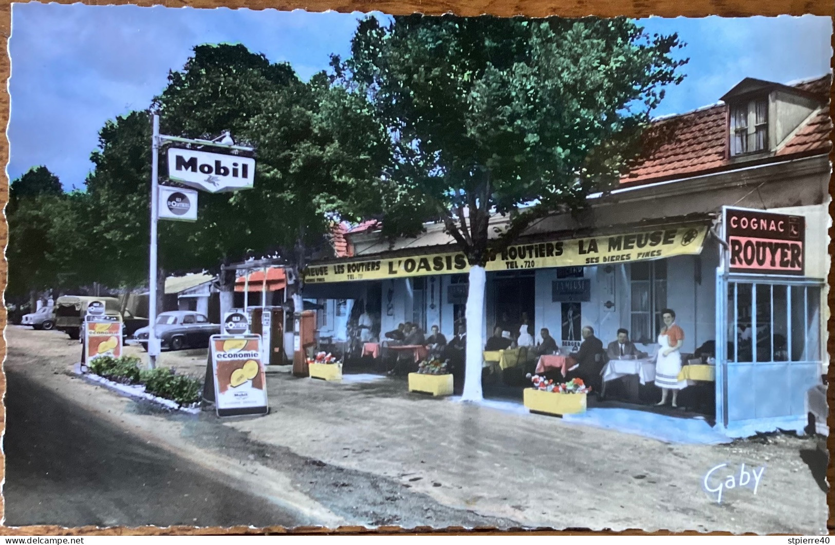 Saintes - Café-Restaurant L’Oasis, Station Essence Mobil-Oil - Saintes