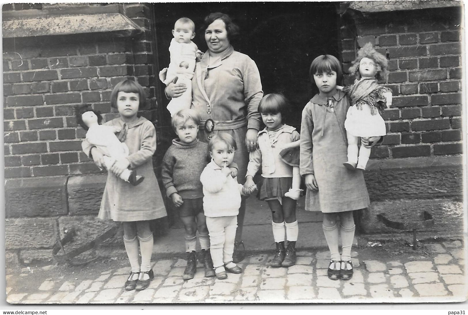 Carte Photo D'Enfants Avec Poupées - Taferelen En Landschappen