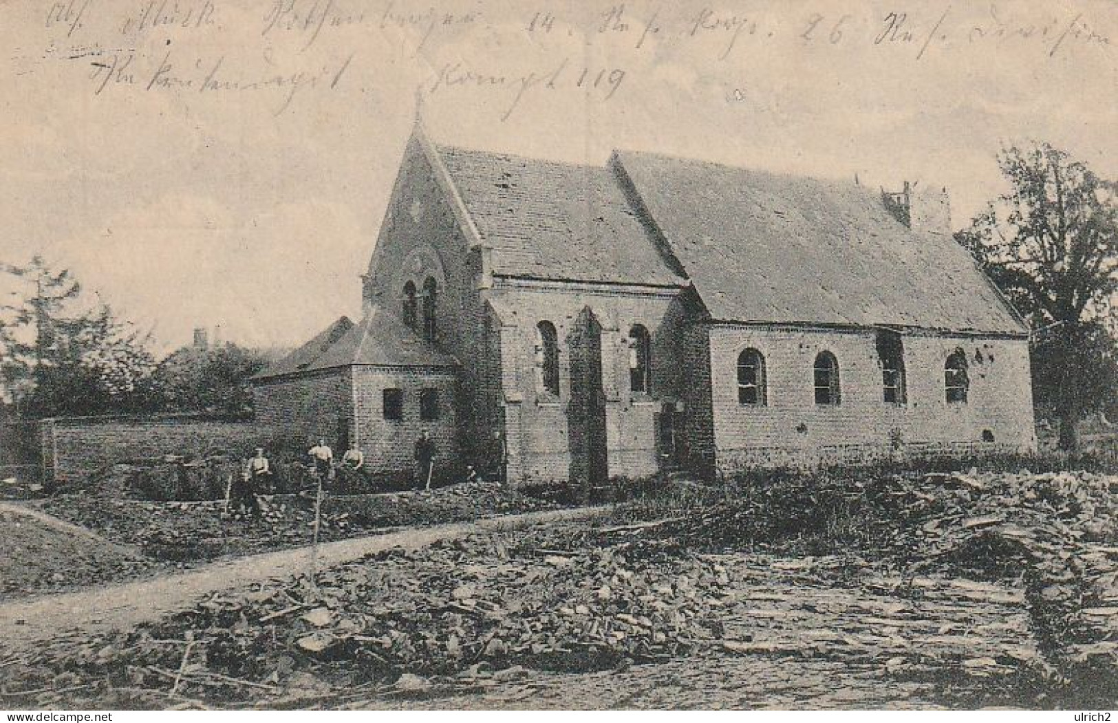 AK Thiepval - Deutsche Soldaten Bei Grabearbeiten Vor Kirche - Feldpost 1916  (69004) - Albert