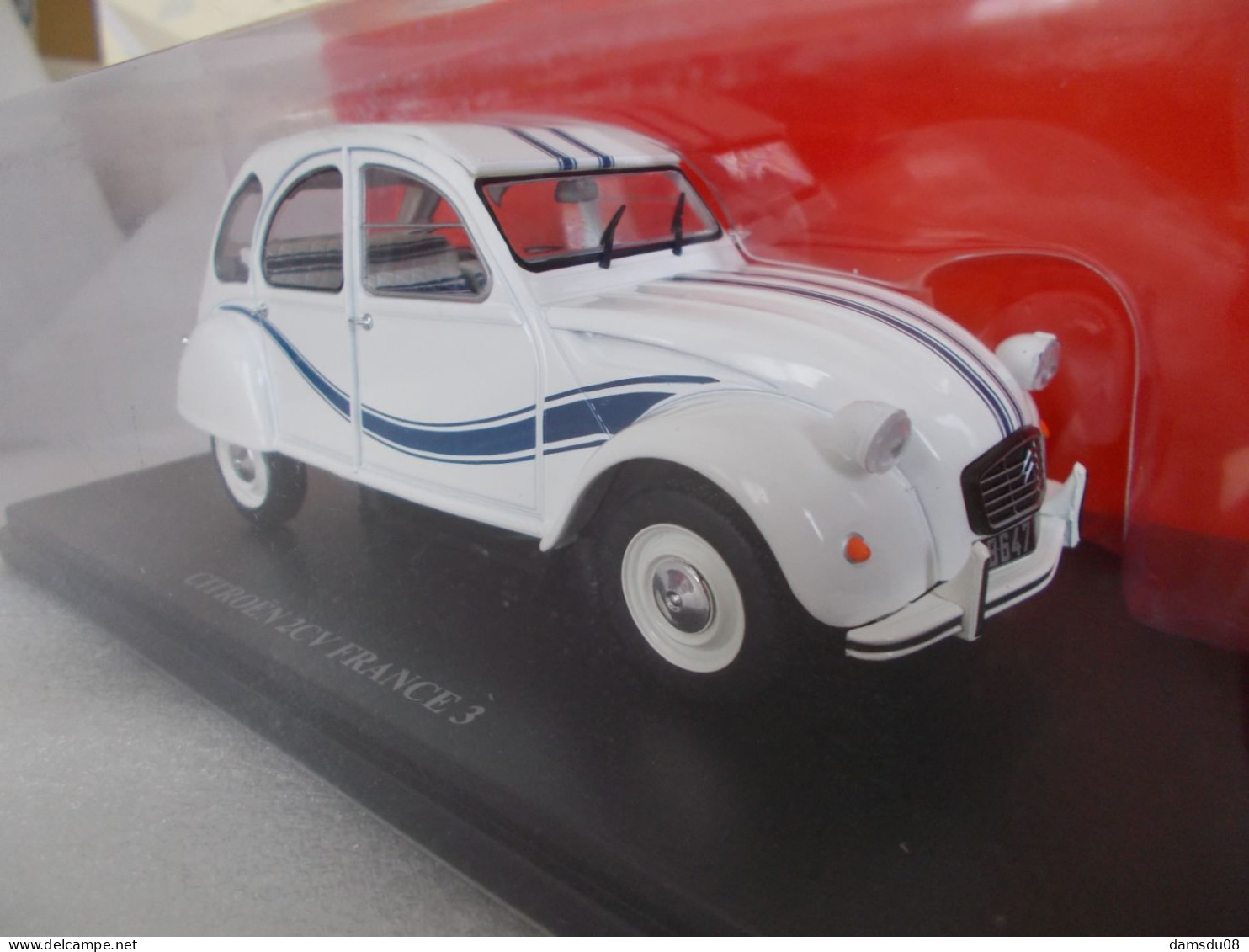 Citroen 2CV France 3 échelle 1/24 Sous Blister Non Ouvert - Autres & Non Classés