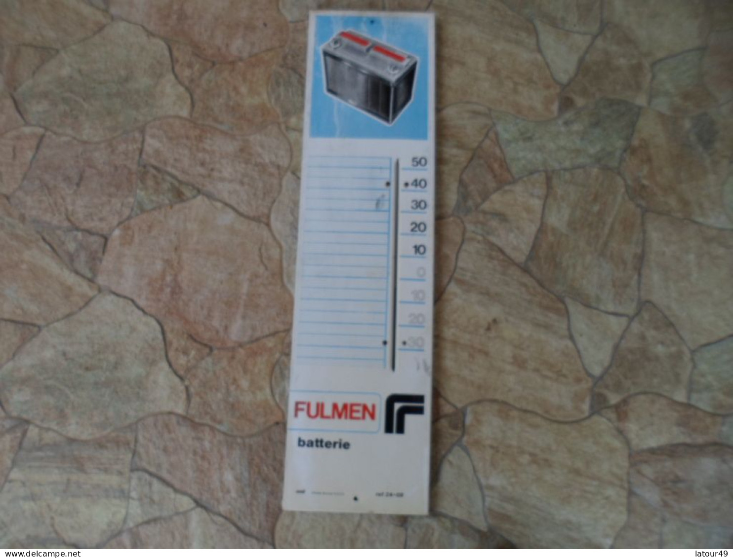 Termometre Publicitaire  Batteries  Fulman  Haut 68 Cm Dans Son Jus - Placas En Aluminio (desde 1961)