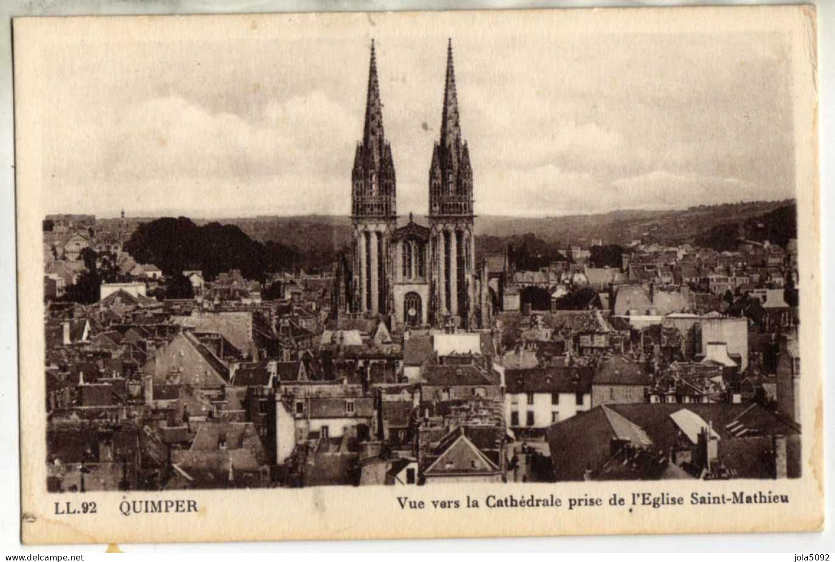 29 / QUIMPER - Vue Vers La Cathédrale Prise De L'Eglise Saint-Mathieu - Quimper