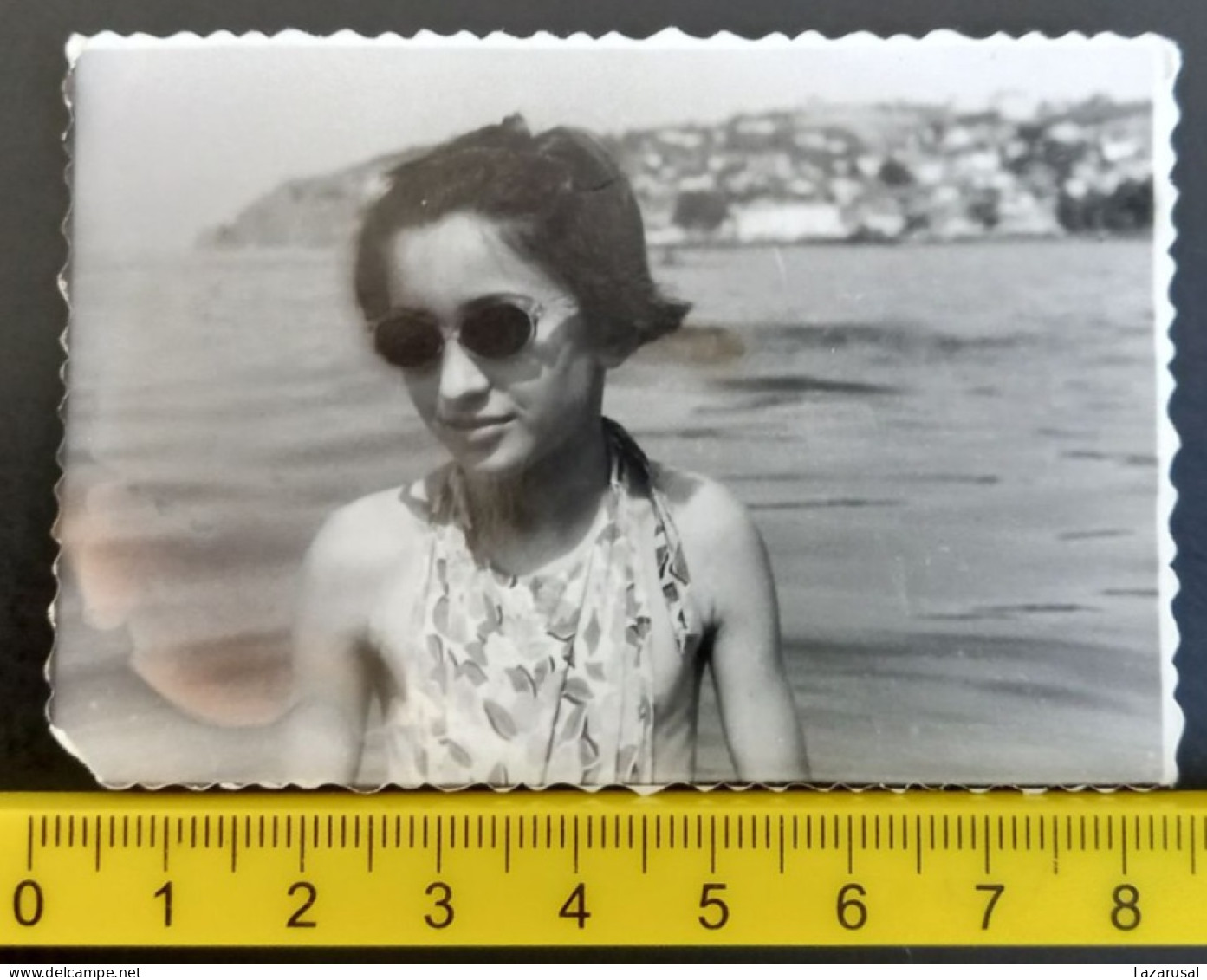 #15  Woman On Vacation - On The Beach In A Bathing Suit / Femme En Vacances - Sur La Plage En Maillot De Bain - Anonieme Personen