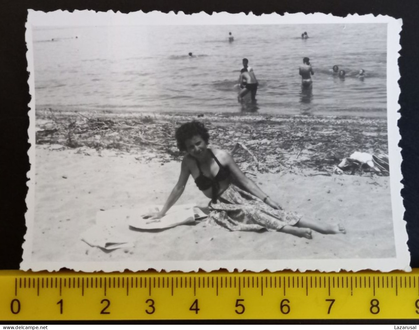 #15  Woman On Vacation - On The Beach In A Bathing Suit / Femme En Vacances - Sur La Plage En Maillot De Bain - Personnes Anonymes