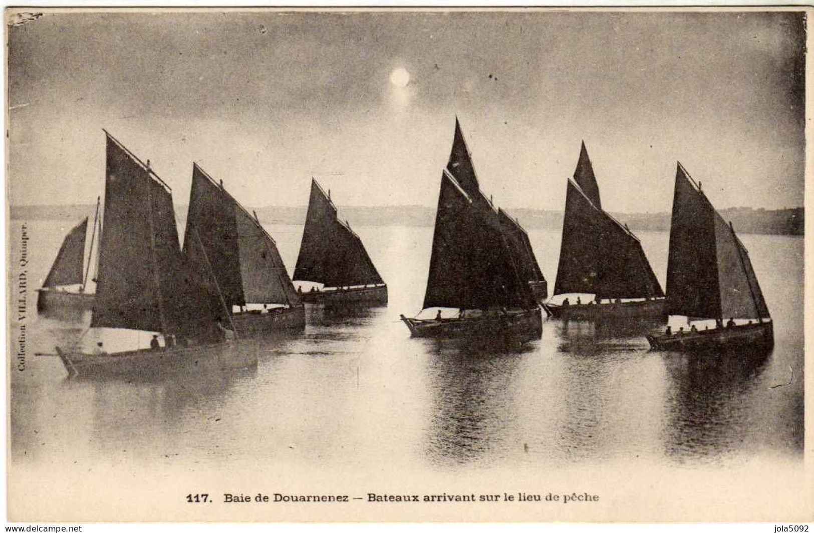 29 / Baie De DOUARNENEZ - Bateaux Arrivant Sur Le Lieu De Pêche - Douarnenez