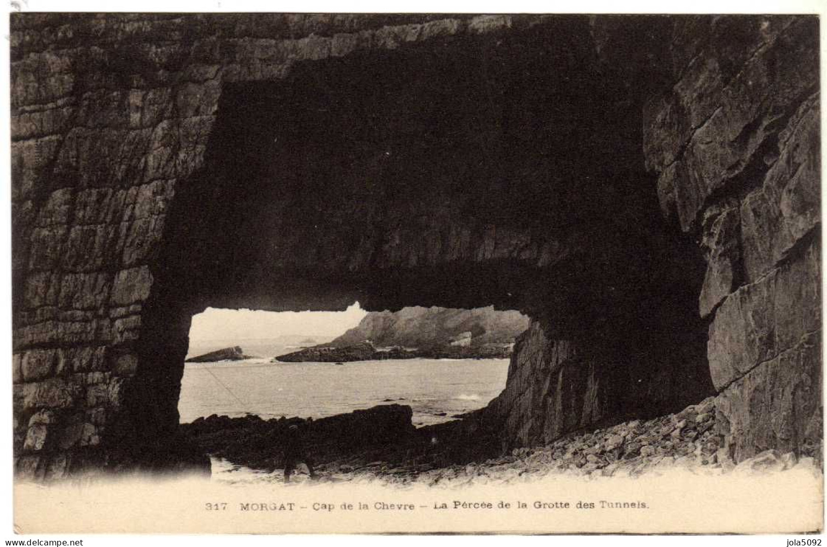 29 / MORGAT - Cap De La Chèvre - La Percée De La Grotte Des Tunnels - Morgat