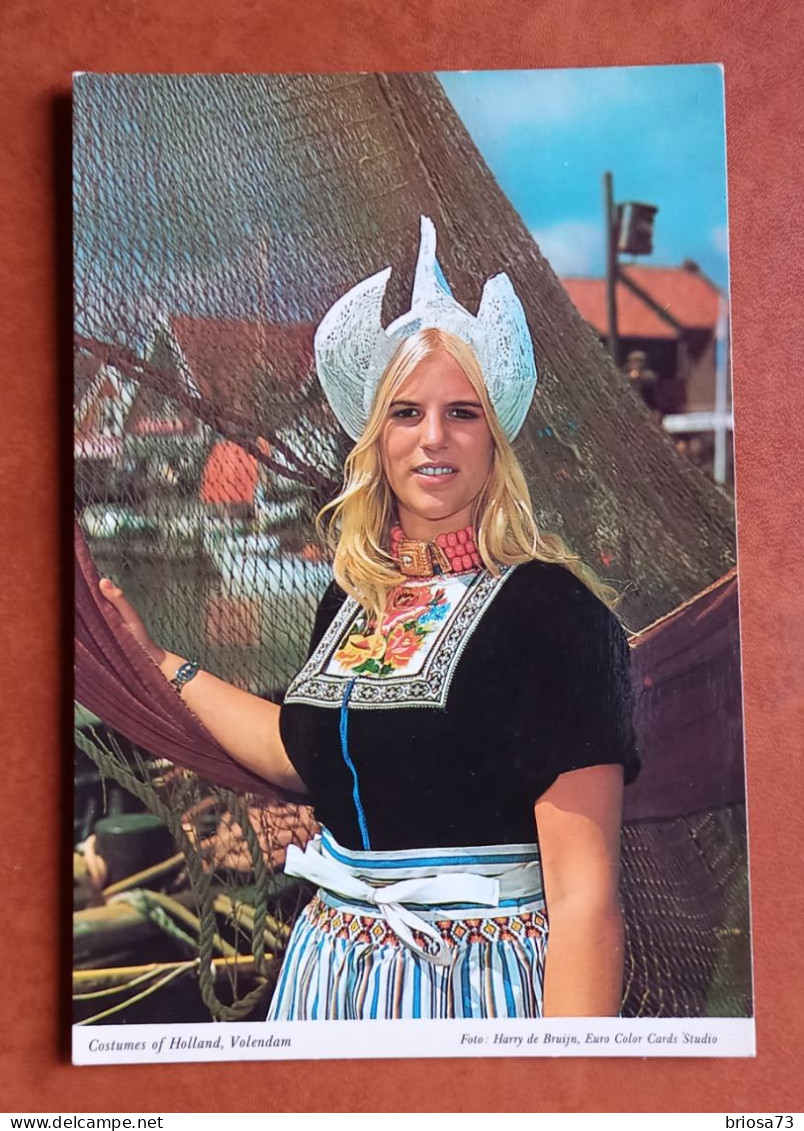 Carte Postale Vintage De Taille Continentale, Costume Traditionnel 0f Volendam Hollande 1970 - Andere & Zonder Classificatie