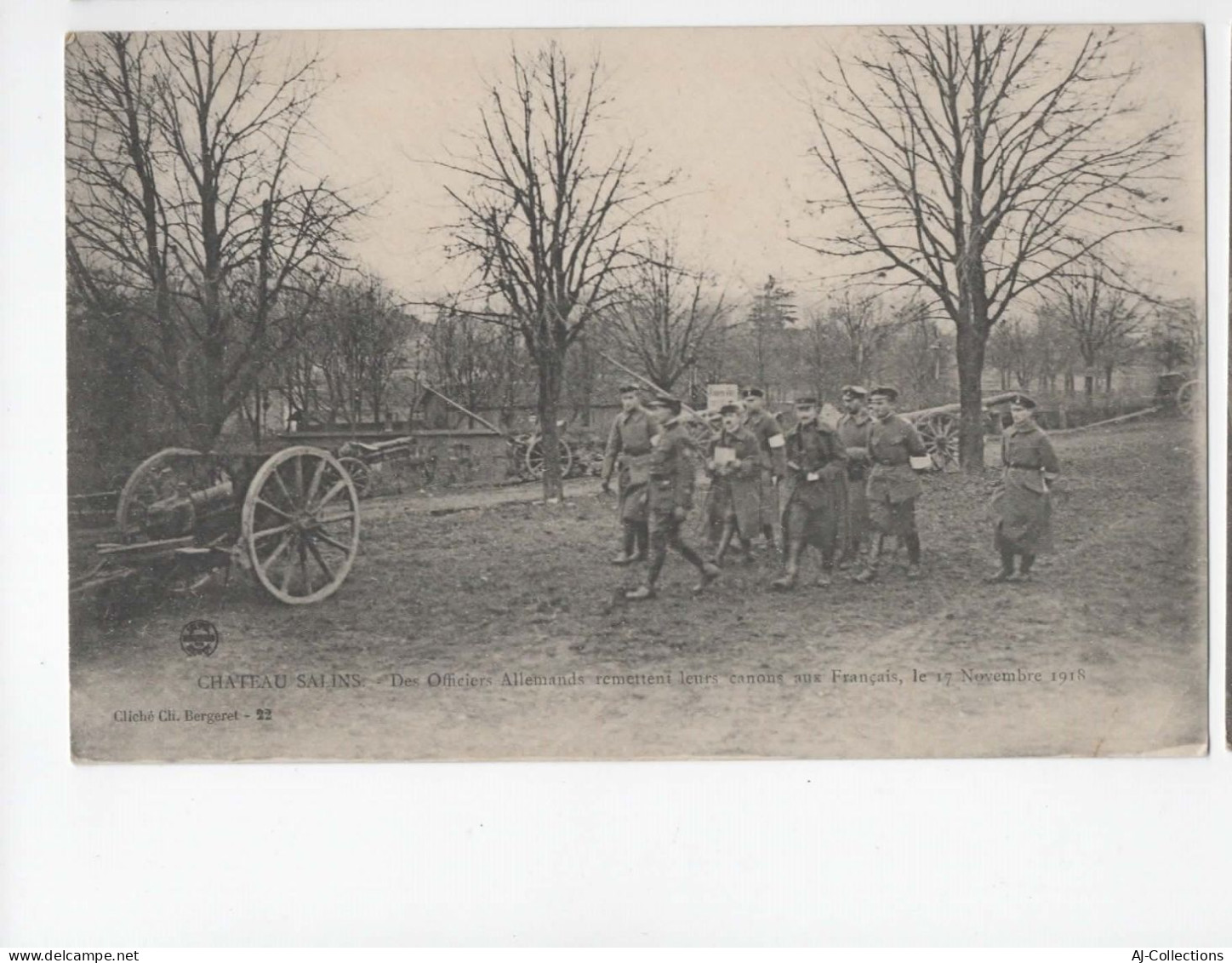 AJC - Chateau Salins - Des Officiers Allemands Remettent Leurs Canons Aux Francais Le 17 Novembre 1918 - Chateau Salins