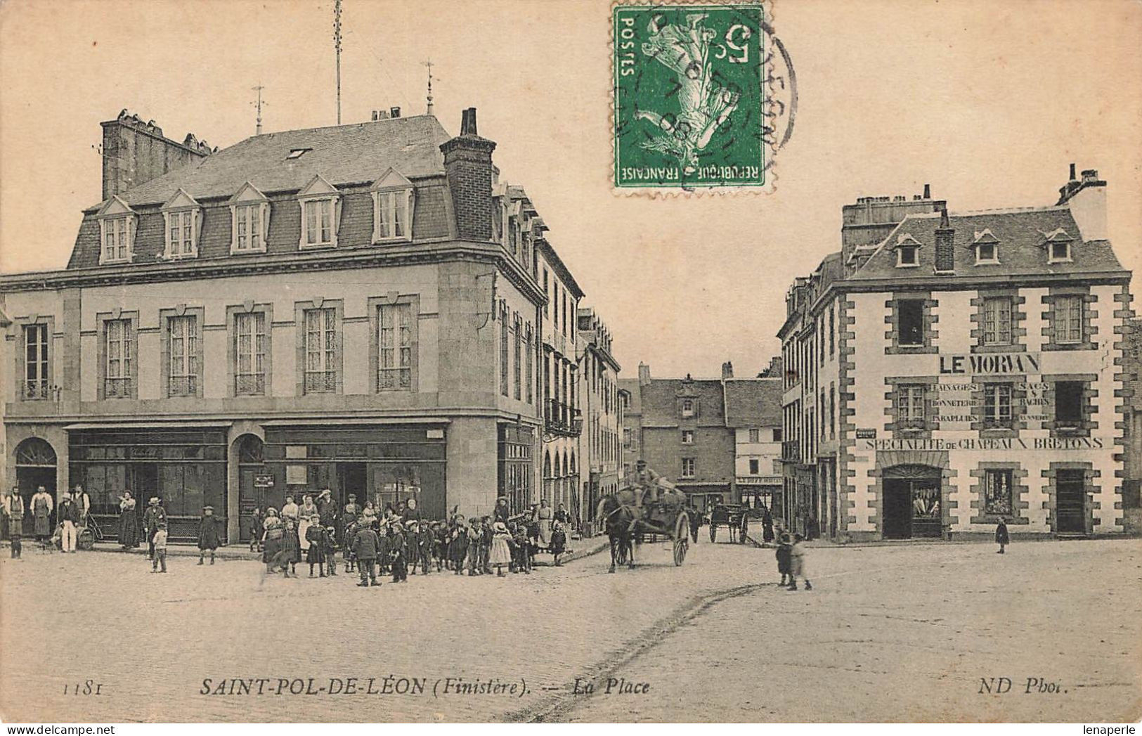 D8189 Saint Pol De Léon La Place - Saint-Pol-de-Léon