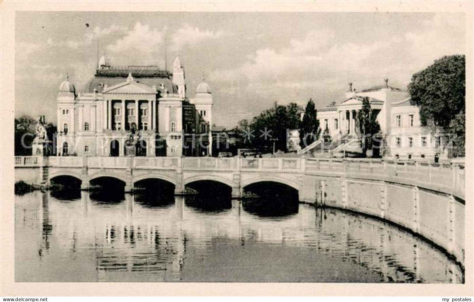 73750119 Schwerin  Mecklenburg Schlossbruecke Theater Museum  - Schwerin