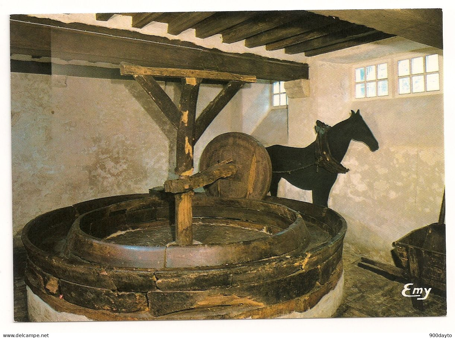 VALOGNES. Musée Régional Du Cidre. Tour à Piler Du Pays D'Auge (Honfleur 18e Siècle). - Valognes