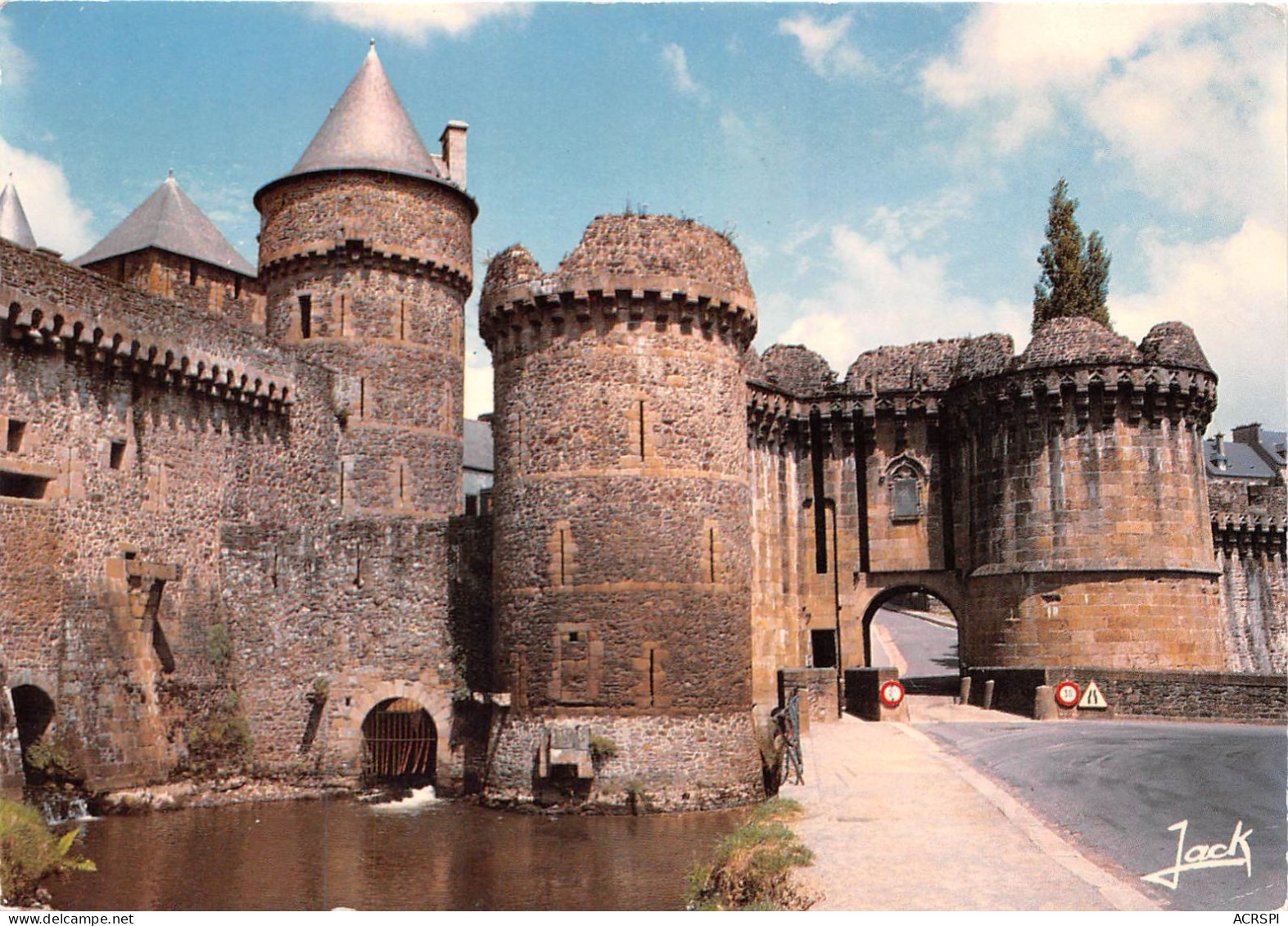 FOUGERES Citadelle Du Duche De Bretagne Porte Notre Dame Entre Les Deux Belles Tours 10(scan Recto-verso) MA2011 - Fougeres