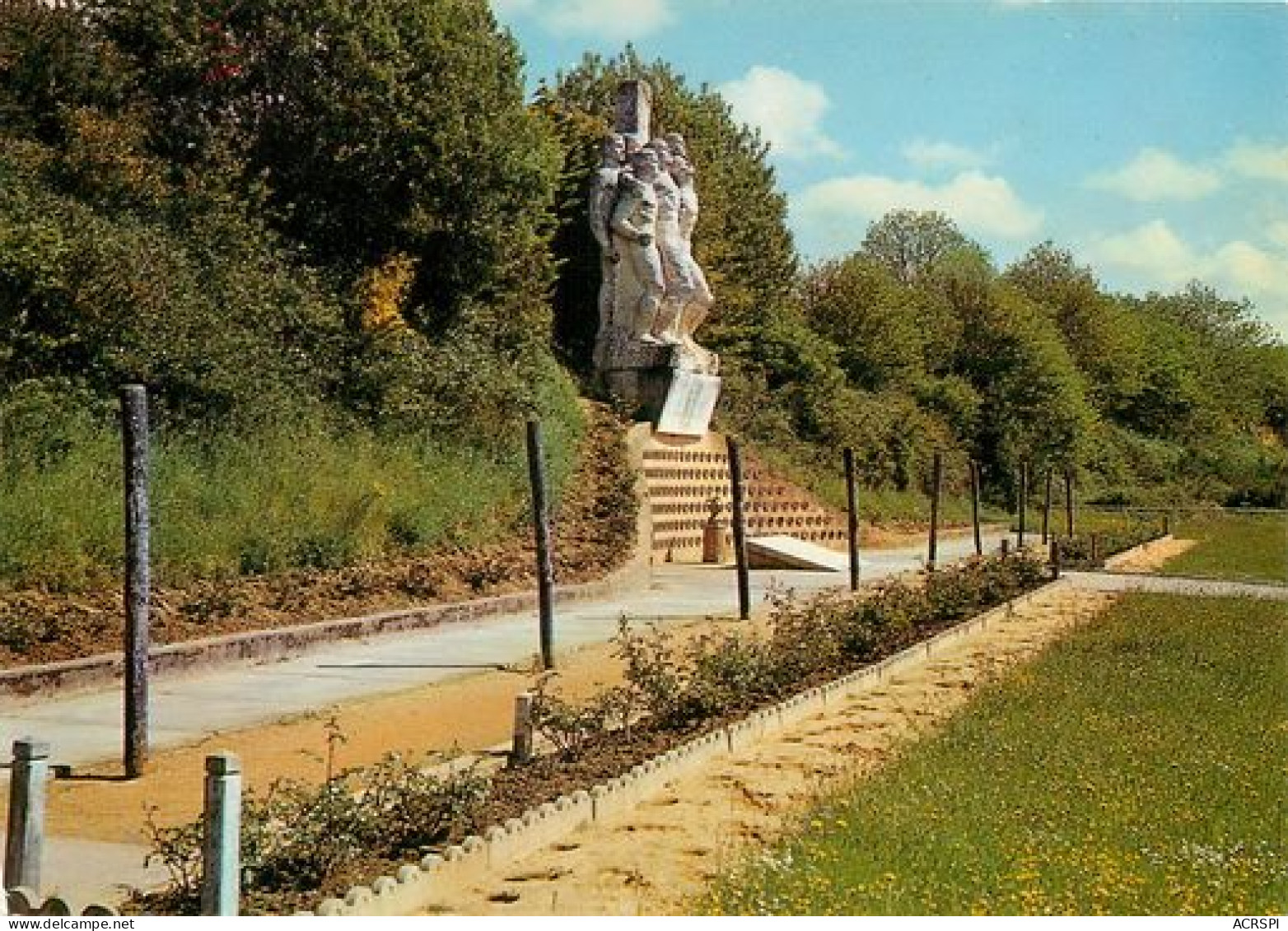 LA SABLIERE CHATEAUBRIANT  Le Monument Aux Morts  25   (scan Recto-verso)MA2023Ter - La Baule-Escoublac