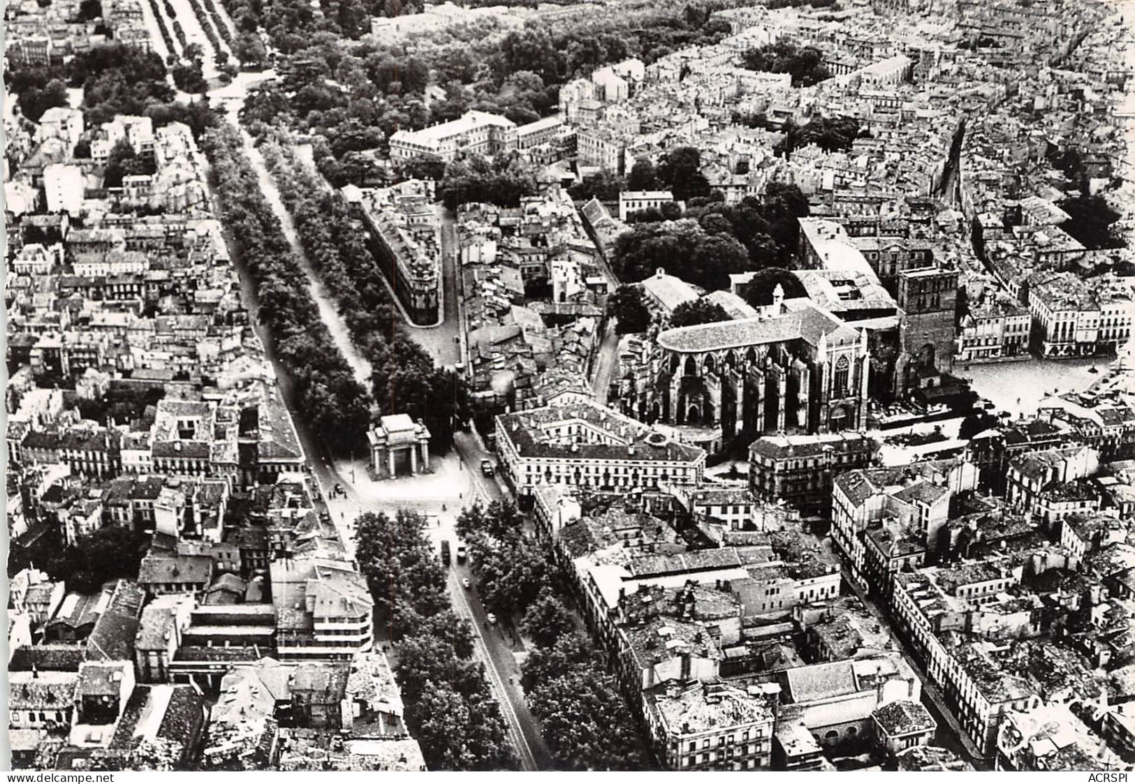 Vue Aerienne Sur TOULOUSE Cathedrale Saint Etienne Monument Aux Morts 29(scan Recto-verso) MA2023 - Toulouse