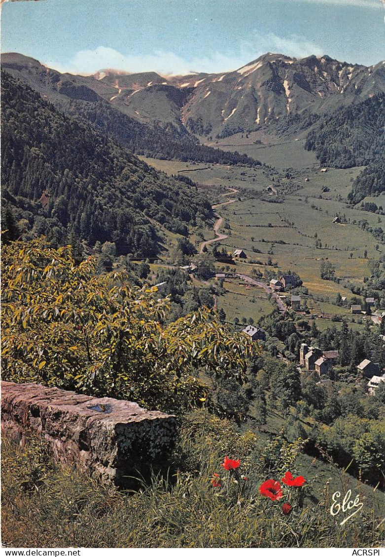 LE MONT DORE Echappee Sur La Vallee Au Fond La Chaine Du Sancy 24(scan Recto-verso) MA2034 - Le Mont Dore