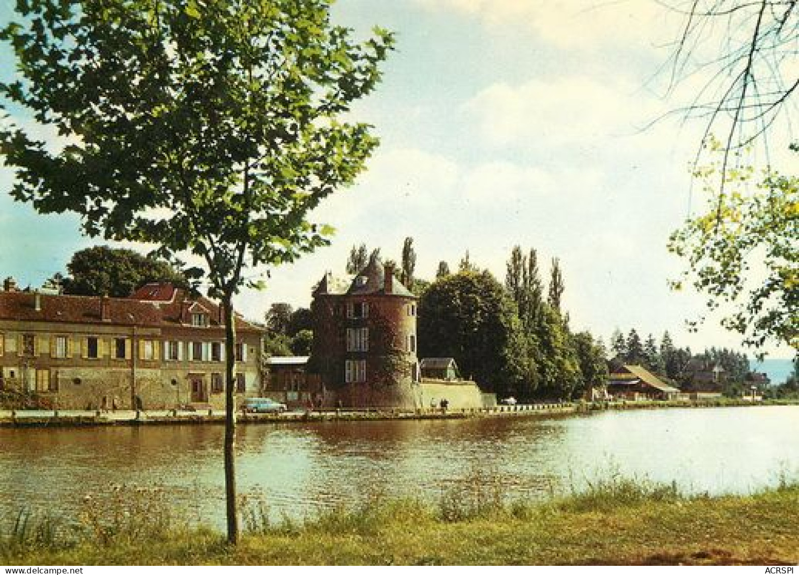 Villeneuve Sur Yonne Les Bords De La Riviere  35   (scan Recto-verso)MA2032Bis - Villeneuve-sur-Yonne