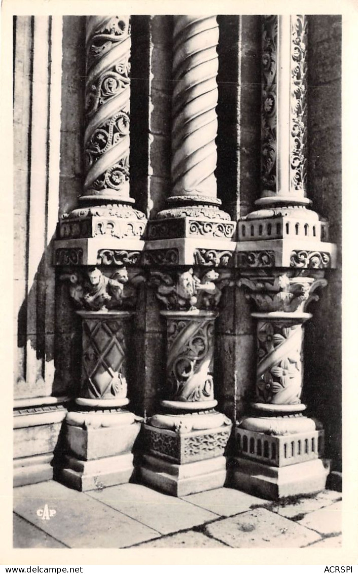 SAULIEU Detail De Sculpture Du Portail De La Basilique Saint Andoche 14(scan Recto-verso) MA2045 - Saulieu