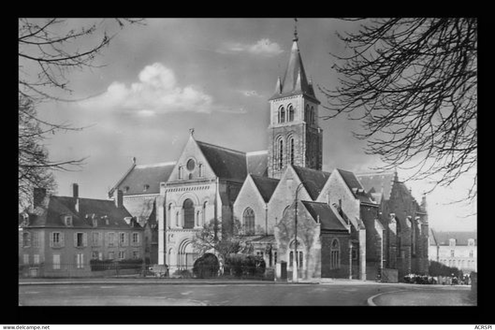 LAVAL  La Cathedrale  26   (scan Recto-verso)MA2062Ter - Laval