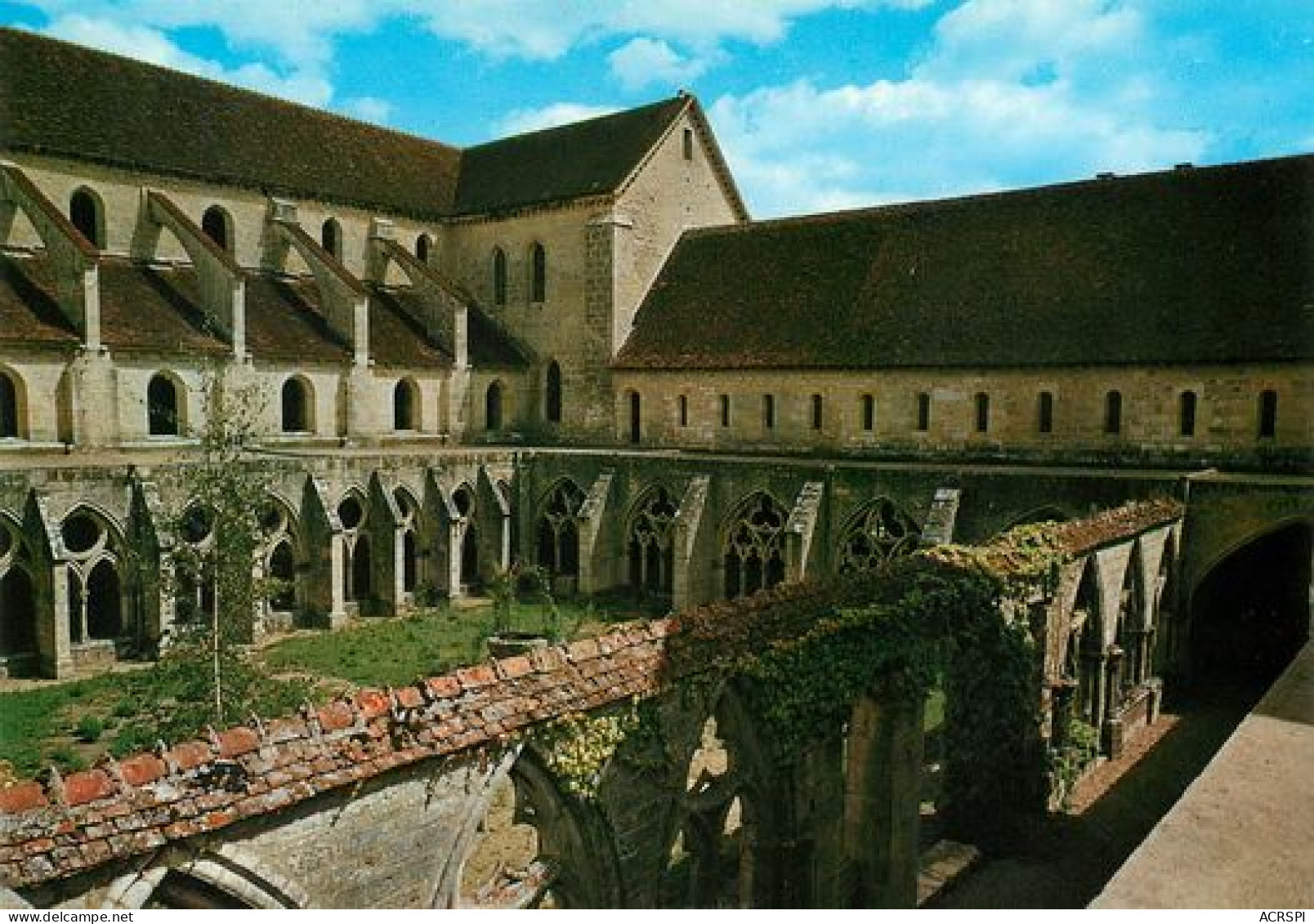 SAINT AMAND MONTROND Noirlac Le Cloitre  25   (scan Recto-verso)MA2060Ter - Saint-Amand-Montrond