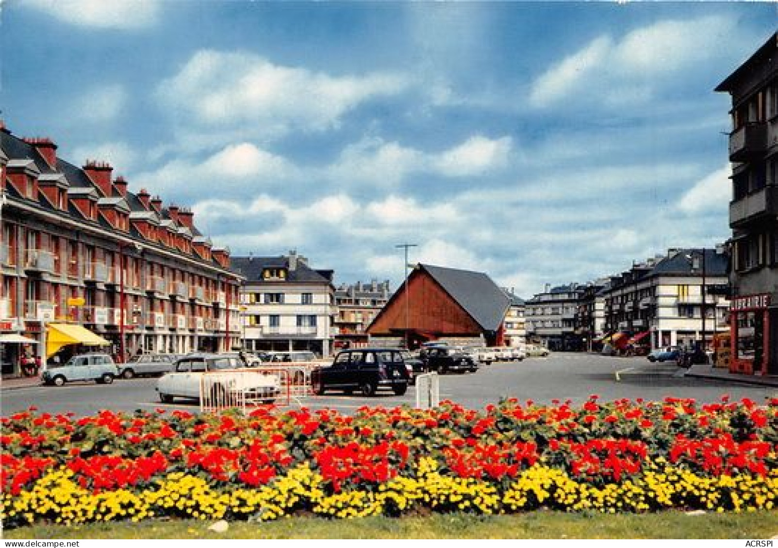 SAINT VALERY EN CAUX La Place Du Marche Et La Chapelle Notre Dame De Bon Port 10(scan Recto-verso) MA2073 - Saint Valery En Caux