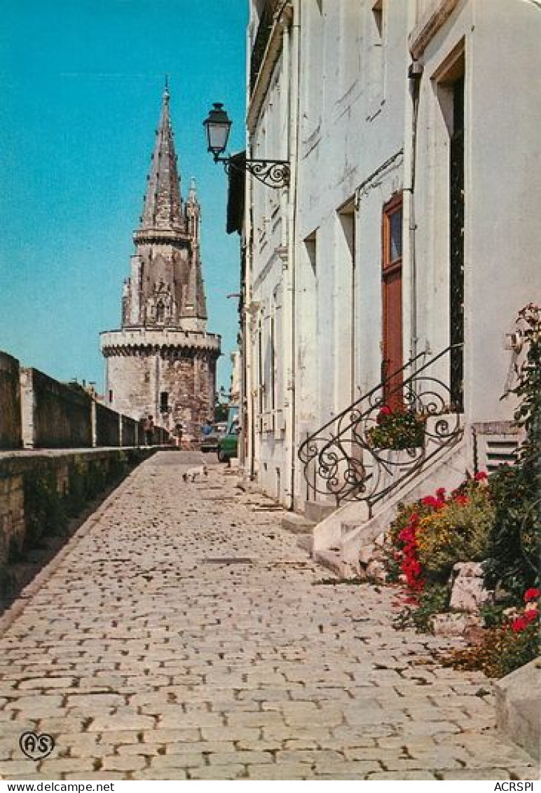 LA ROCHELLE  La Rue Sur Les Murs   19  (scan Recto-verso)MA2064Ter - La Rochelle