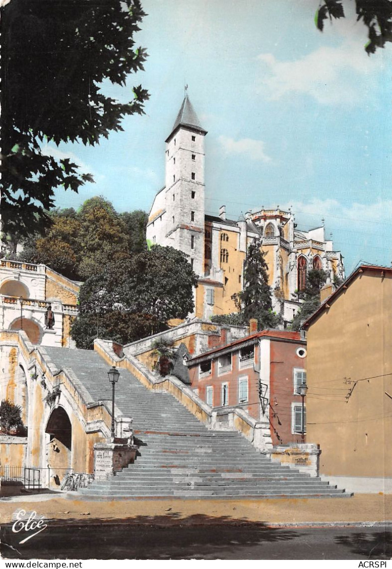AUCH L Escalier Monumental Et La Tour D Armagnac 19(scan Recto-verso) MA2092 - Auch
