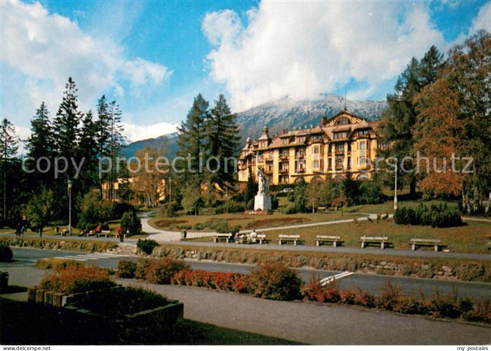 73747744 Vysoke Tatry Hotel Grand V Starom Smokovci V Pozadi Svah Slavkovskeho S - Slowakei