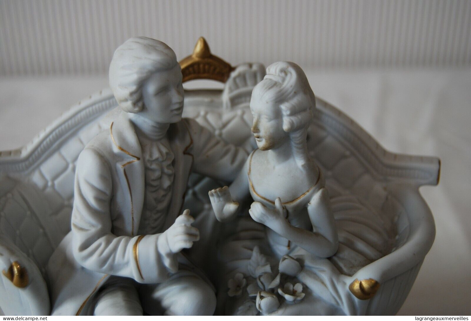 E1 Objet de vitrine - Le couple romantique - porcelaine biscuit - pate blanche