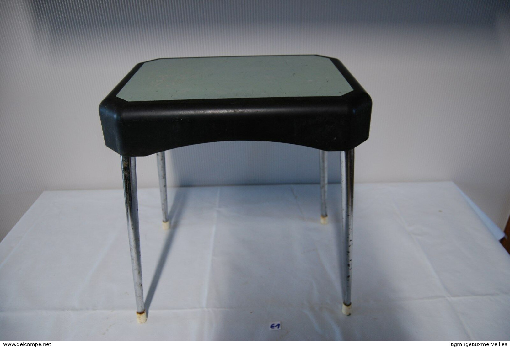 E1 Ancien Tabouret - Vintage - Vinco Luxe - Stühle