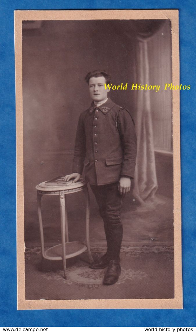 Photo Ancienne - Portrait Studio D'un Soldat Du 13e Bataillon De Chasseurs - Voir Uniforme Vareuse - 1918 1920 - Guerra, Militari