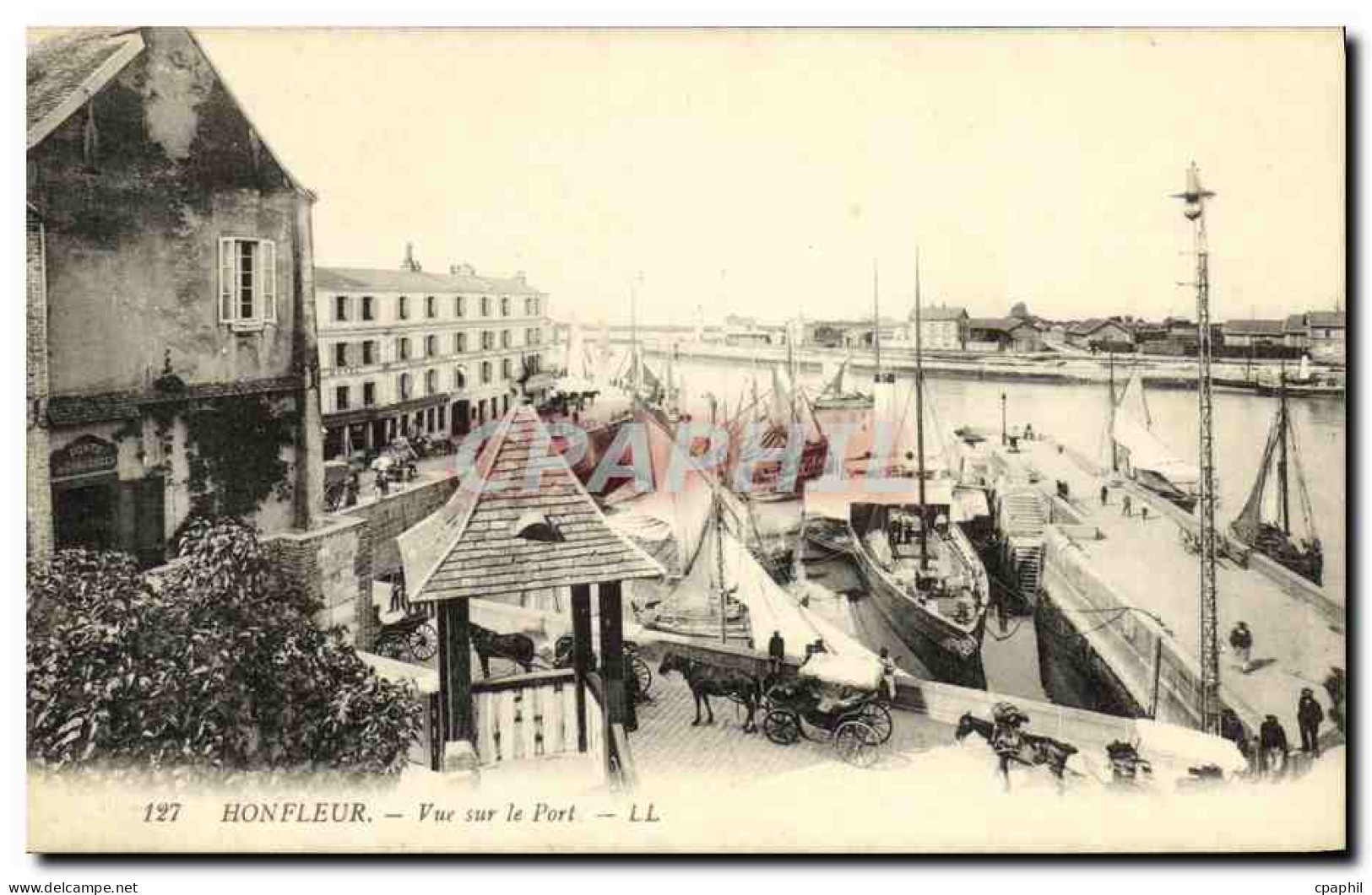 CPA Honfleur Vue Sur Le Port Bateaux - Honfleur