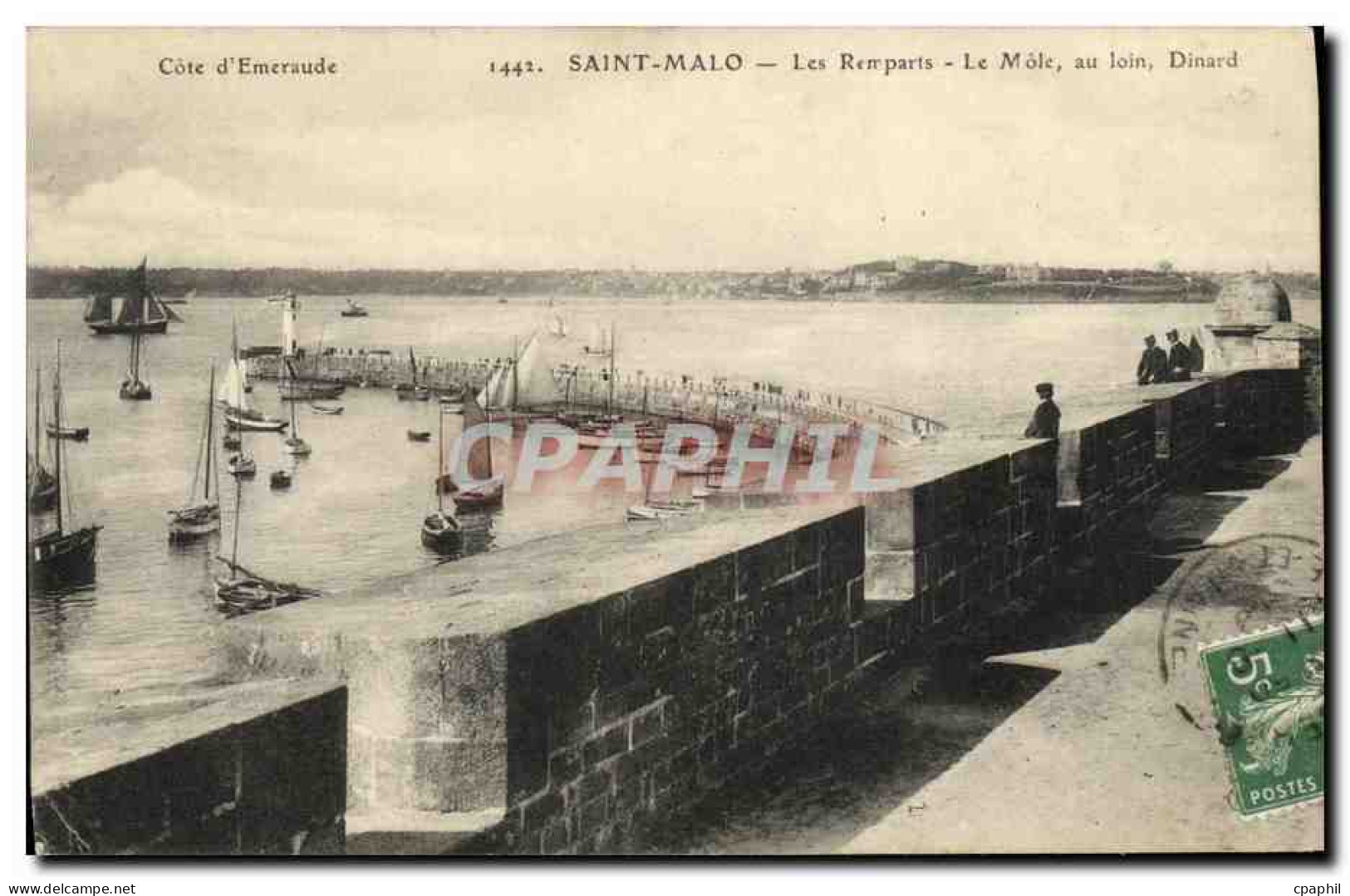 CPA Saint Malo Les Remparts Le Mole Au Loin Dinard Bateaux - Saint Malo