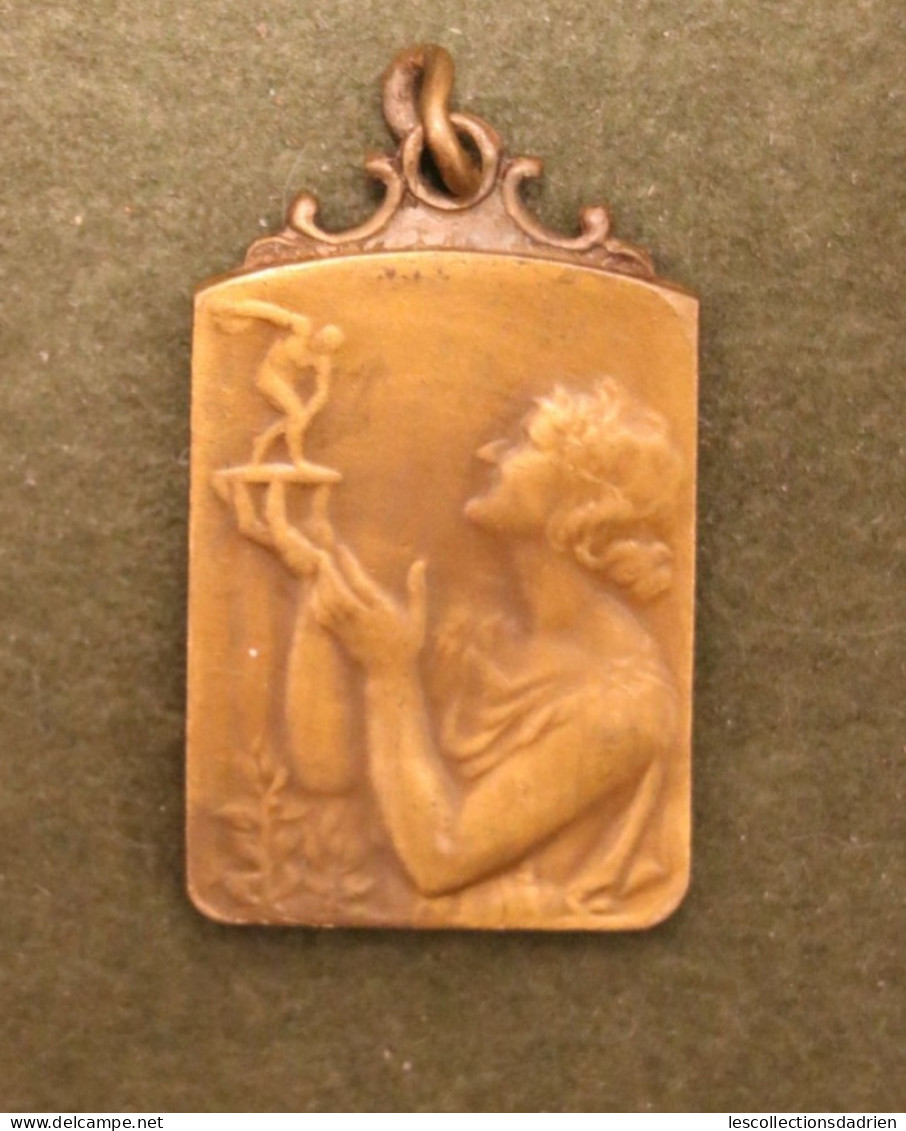 Médaille Sportive Balle Pelote Jeu De Balle 1959 Le Soir - Sport Medal Theunis - Altri & Non Classificati