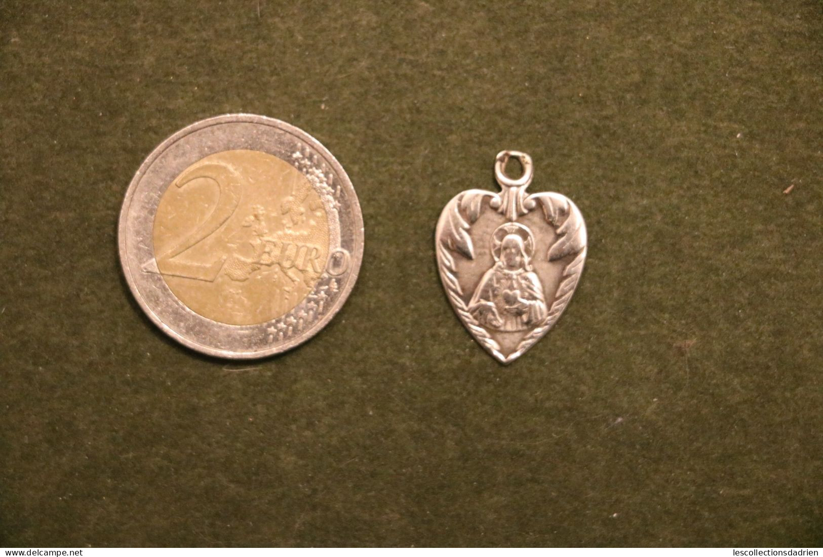 Médaille Religieuse En Argent Souvenir Du Sacré Coeur De Montmartre - Silver Medal - Religion & Esotericism