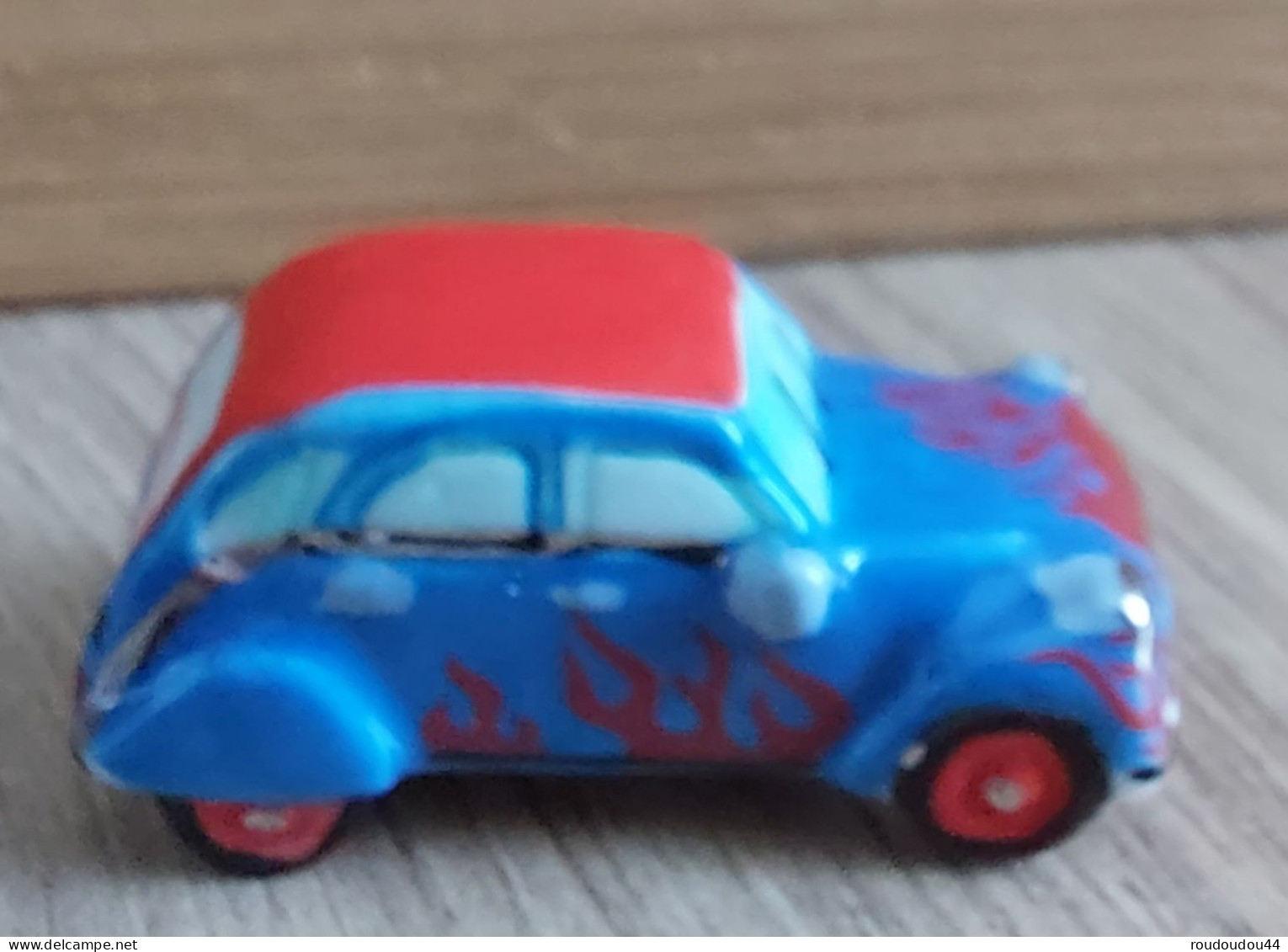 FEVES - FEVE - SERIE 2CV CITROEN FANTAISIE - 2016  - 2CV BLEU ET ROUGE - Altri & Non Classificati