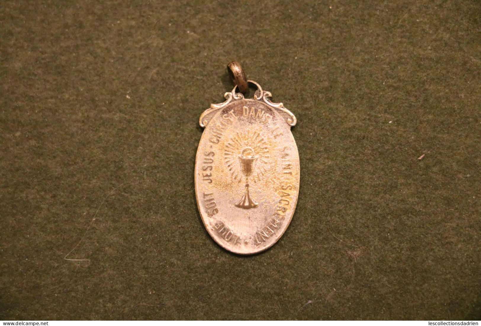 Médaille religieuse - Sainte Julienne de Cornillon - religious holy medal