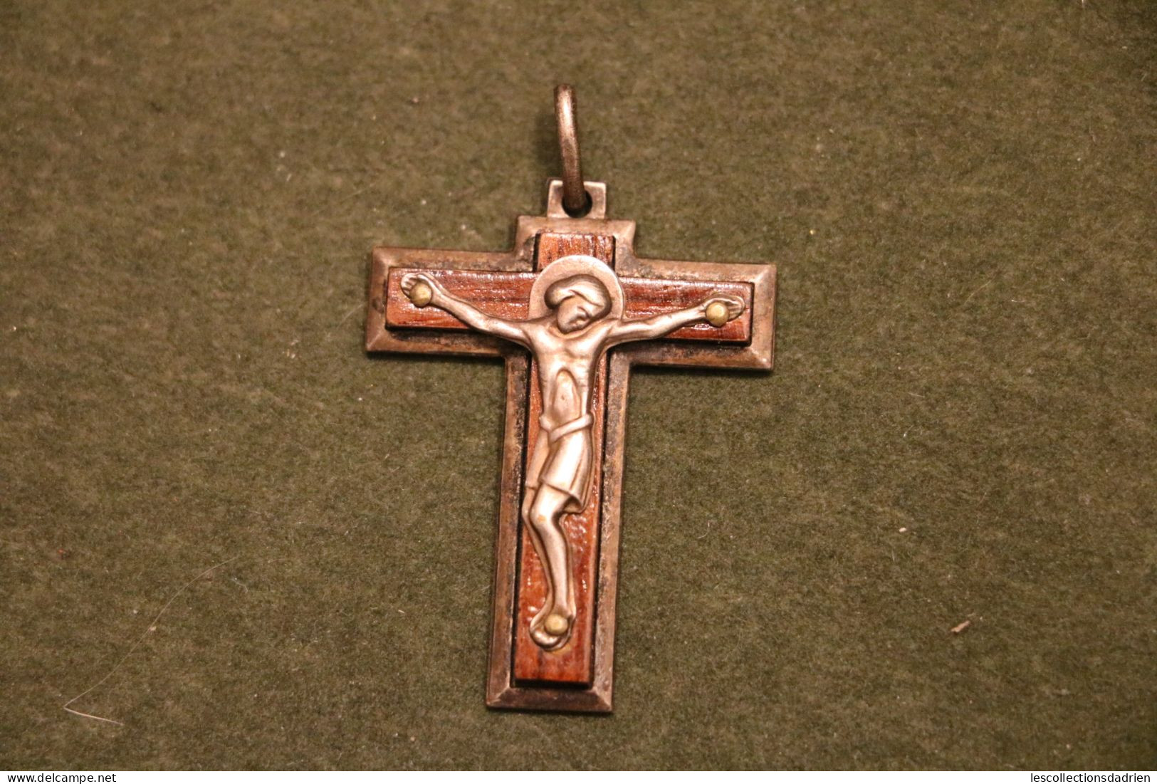 Médaille Religieuse - Croix Christ - Religious Holy Medal - Bois Et Métal - Religion &  Esoterik