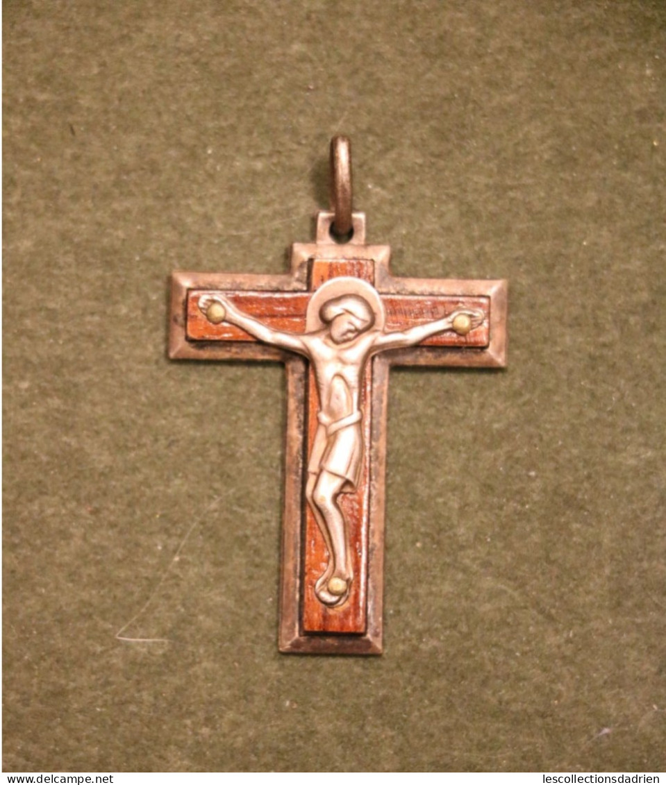 Médaille Religieuse - Croix Christ - Religious Holy Medal - Bois Et Métal - Religion & Esotericism