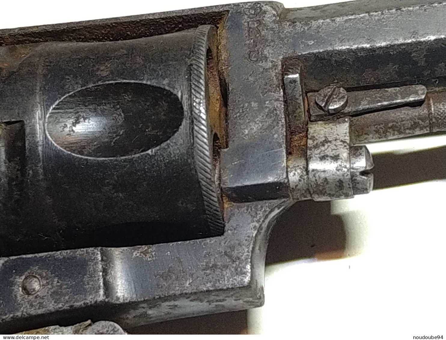 Ancien Revolver militaria a restaurer arme
