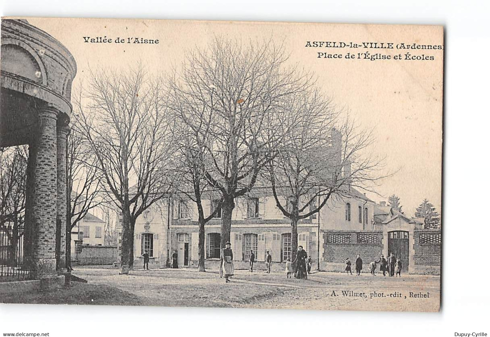 ASFELD LA VILLE - Place De L'Eglise Et Ecoles - Très Bon état - Andere & Zonder Classificatie