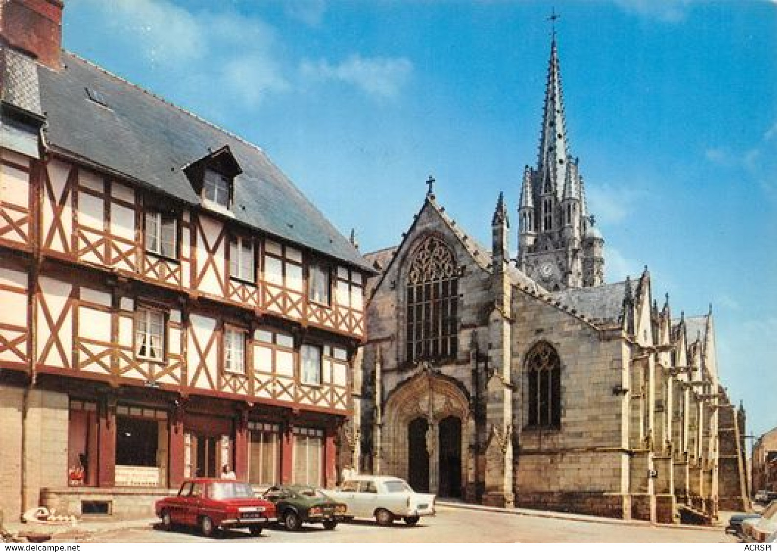 JOSSELIN  Place Notre Dame  6 (scan Recto Verso)MA2100BIS - Josselin