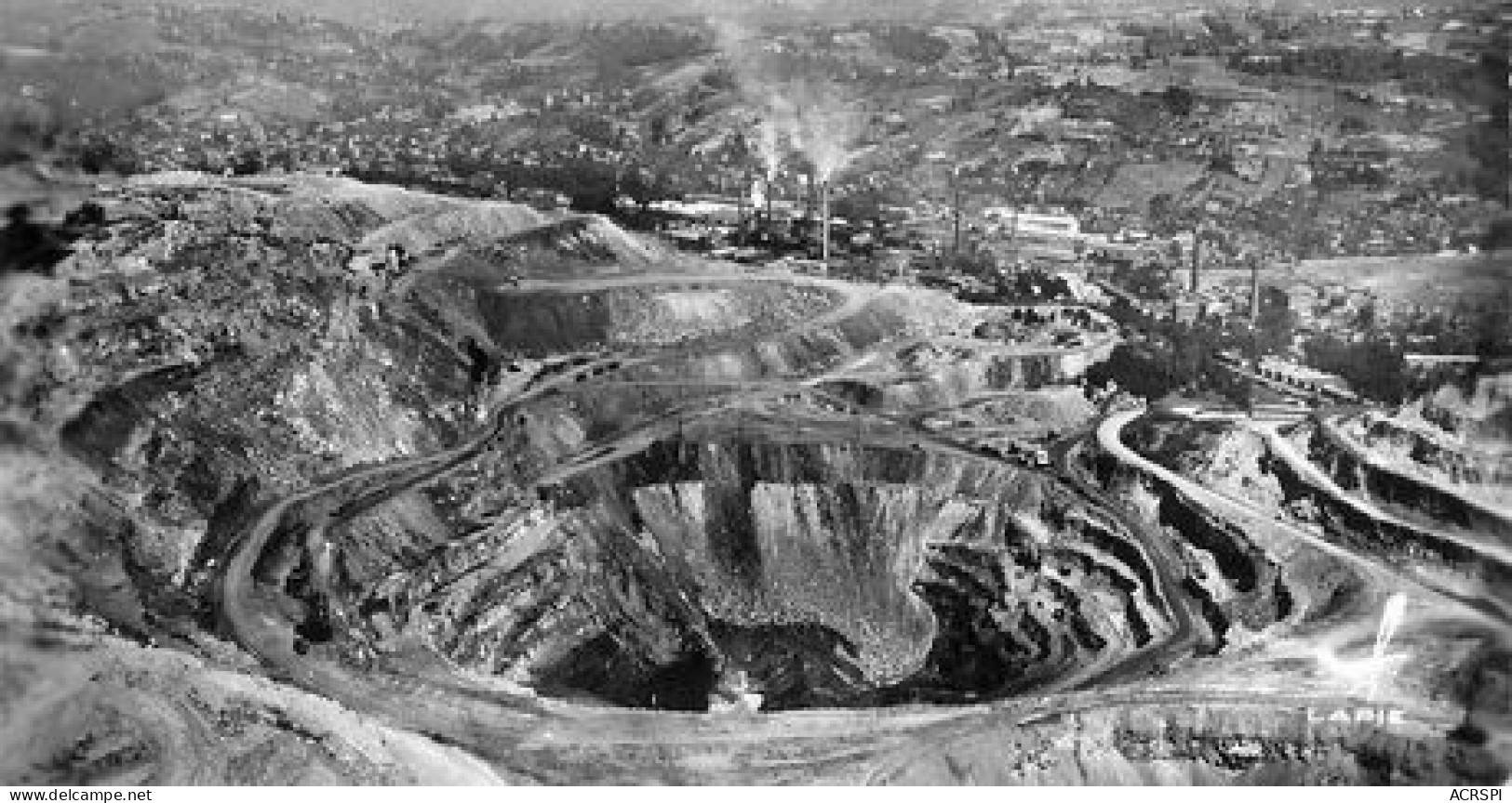 DECAZEVILLE  Vue D'avion. Carte Photographique ARGENTIQUE Ed LAPIE Dentelée Vierge  .81 MA2116Ter - Decazeville