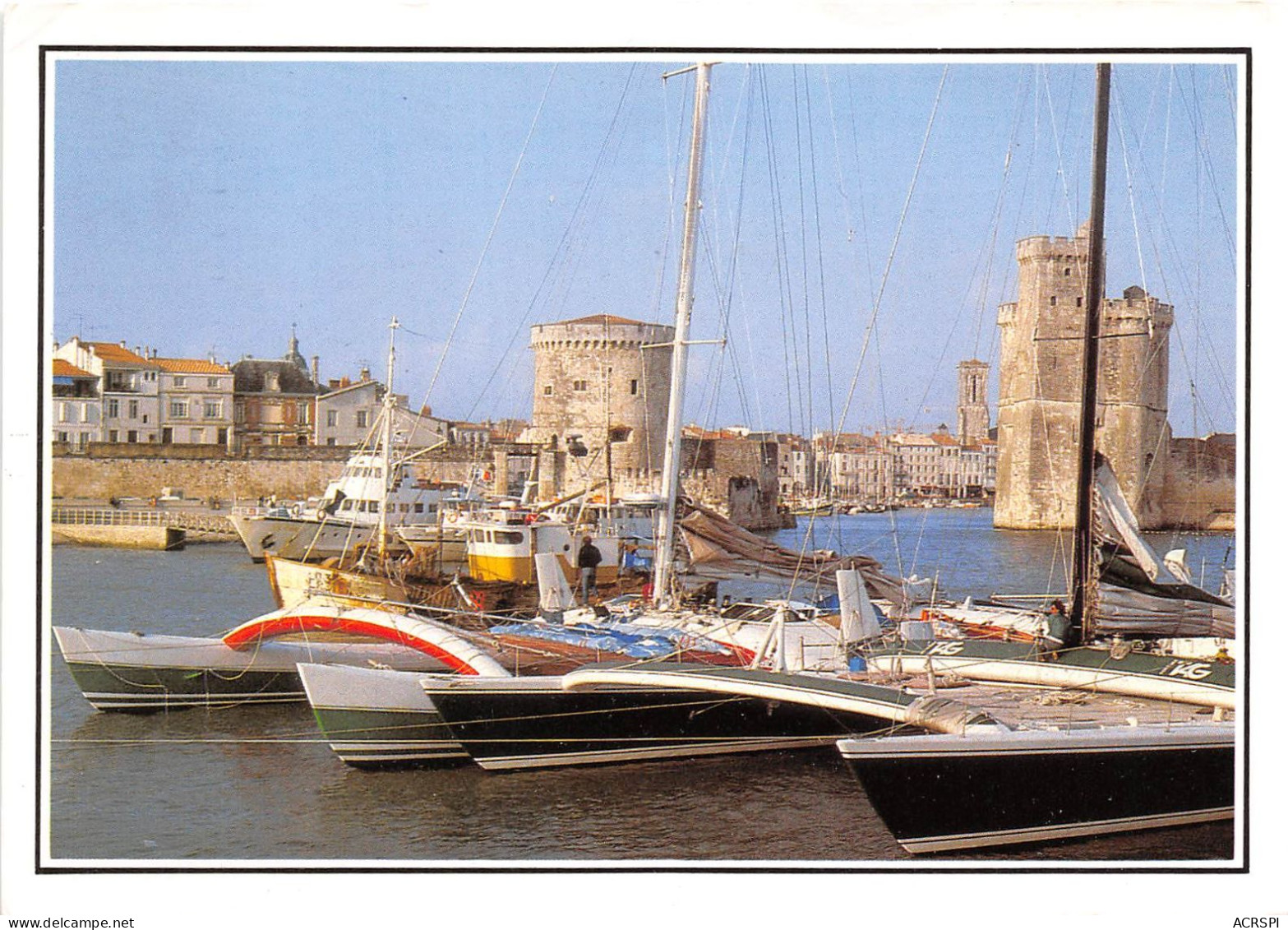 LA ROCHELLE L Avant Port Et Les Coursiers De La Transatlantique 13(scan Recto-verso) MA2130 - La Rochelle