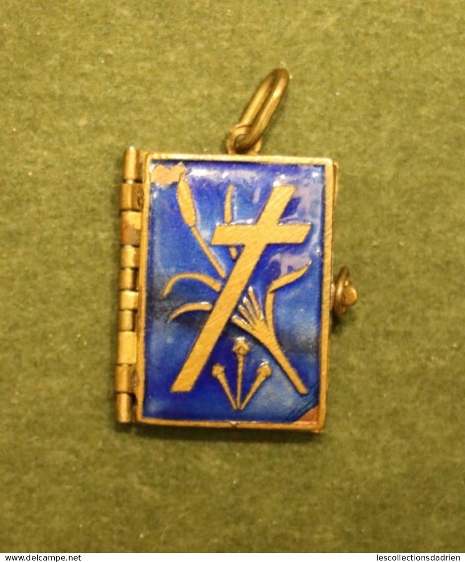 Médaille Religieuse - Livret émaillé Passion Du Christ  - Religious Medal  - Chemin De Croix - Religion & Esotericism