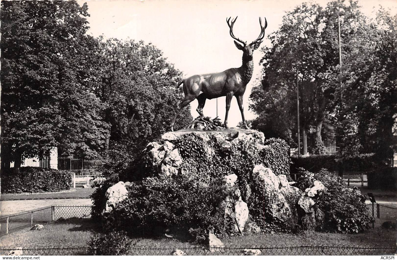 LE VESINET Le Cerf Au Rond Point Royal 6 (scan Recto-verso) MA2147 - Le Vésinet