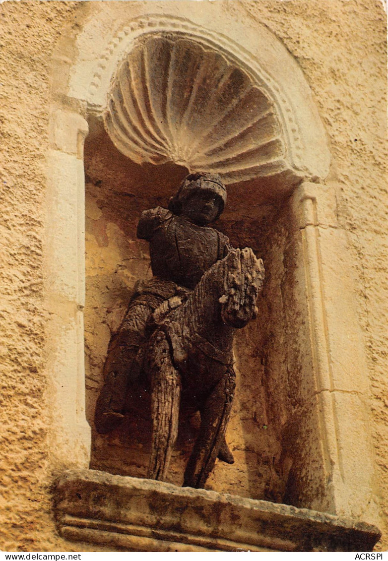 PEROUGES La Place Du Tilleul Statue Equestre De Saint Georges 5(scan Recto-verso) MB2304 - Pérouges