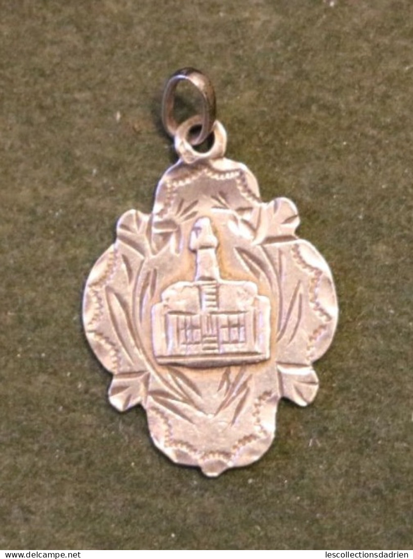 Médaille Religieuse En Argent Saint Walfroy  - Silver Religious Medal  Souvenir - Religion &  Esoterik