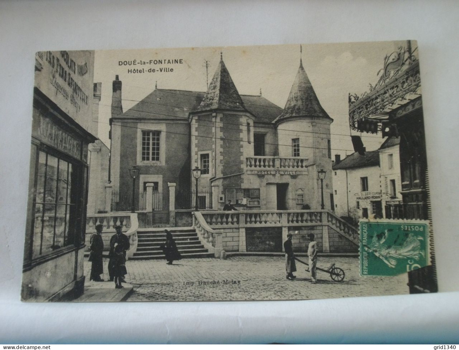 49 7916 CPA 1917 - 49 DOUE LA FONTAINE - HOTEL DE VILLE - ANIMATION. - Doue La Fontaine